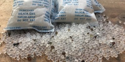 Silica Gel in Packages and unpacked