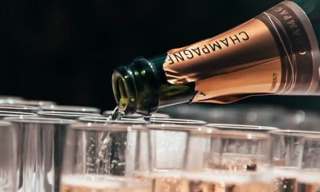 The Complete Guide to Champagne Sparkling Wines